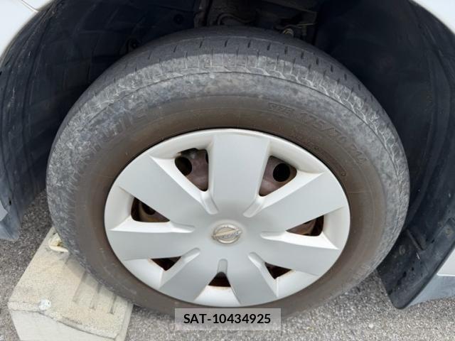 Nissan Wingroad 2005-11 8247221-2