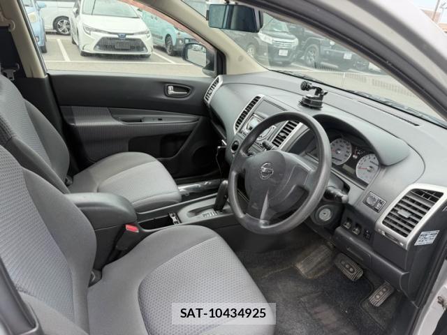 Nissan Wingroad 2005-11 8247221-5