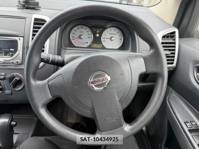 Nissan Wingroad 2005-11 8247221-7