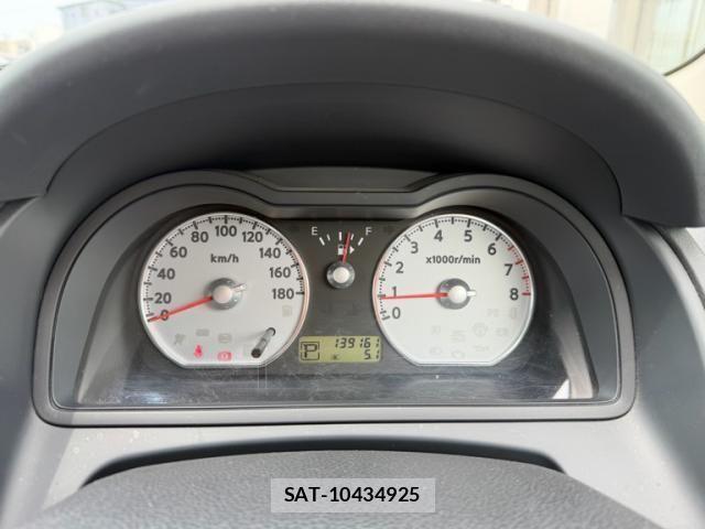 Nissan Wingroad 2005-11 8247221-8