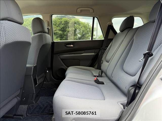 Nissan Wingroad 2015-03 8369895-9