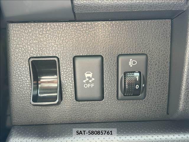 Nissan Wingroad 2015-03 8369895-12