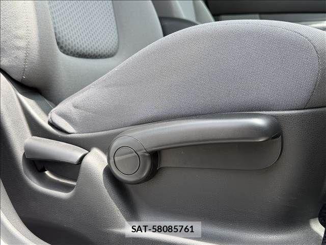 Nissan Wingroad 2015-03 8369895-15