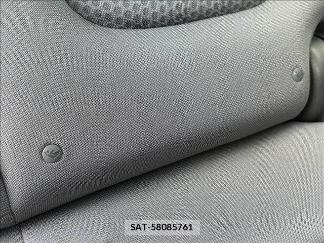 Nissan Wingroad 2015-03 8369895-16