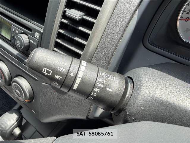 Nissan Wingroad 2015-03 8369895-28