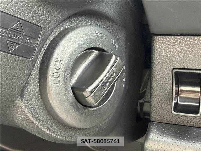 Nissan Wingroad 2015-03 8369895-2