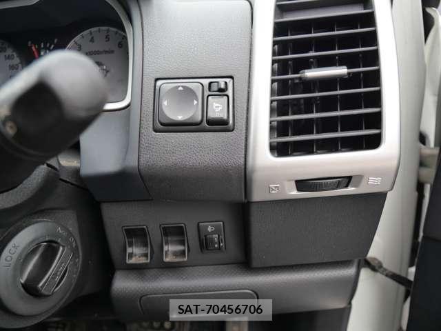Nissan Wingroad 2010-03 8662539-25