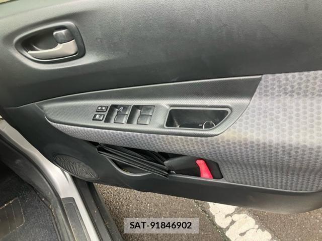 Nissan Wingroad 2016-10 8667188-9