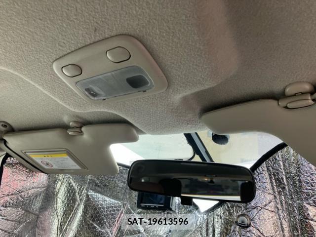 Nissan Wingroad 2011-09 8746982-24