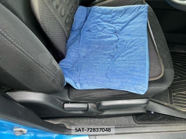 Nissan Wingroad 2013-11 8883063-14