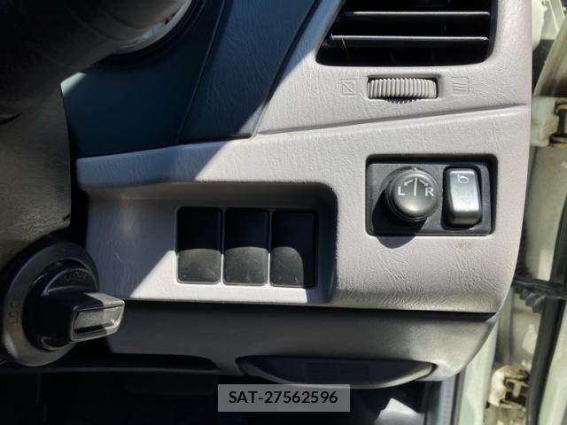 Nissan Wingroad 2004-06 8211114-16