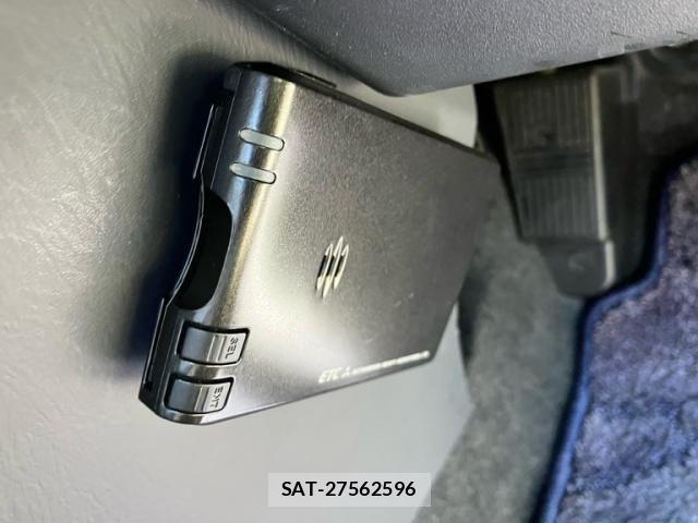 Nissan Wingroad 2004-06 8211114-17