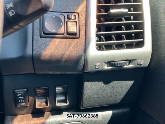 Nissan Wingroad 2007-03 8415984-9