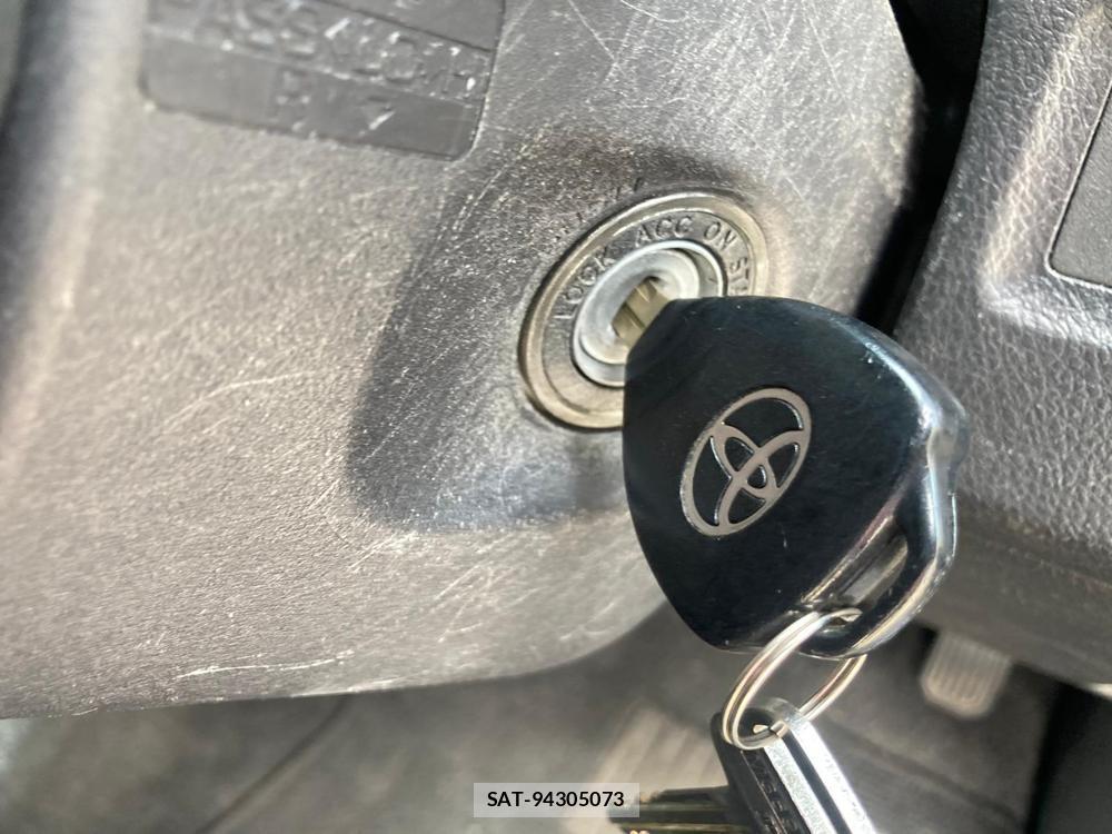 Toyota WISH 2009-10 1289589-16