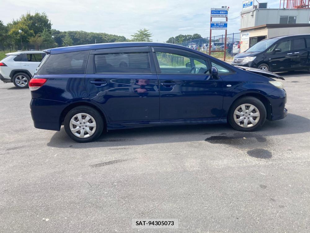 Toyota WISH 2009-10 1289589-5