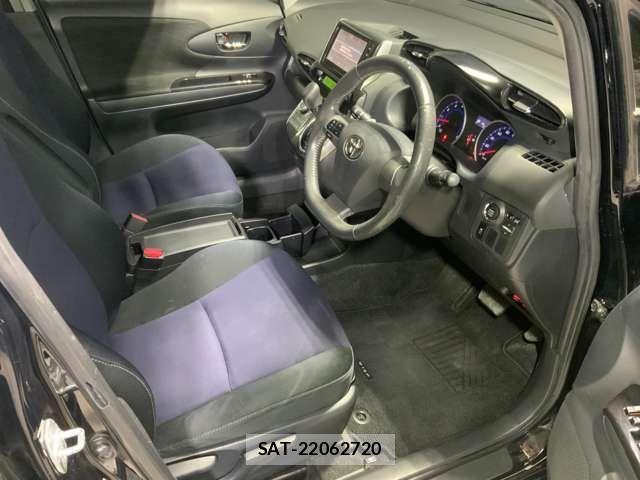 Toyota WISH 2015-04 3392009-14