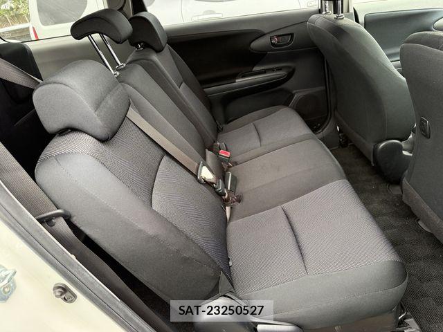 Toyota WISH 2013-04 6221346-11