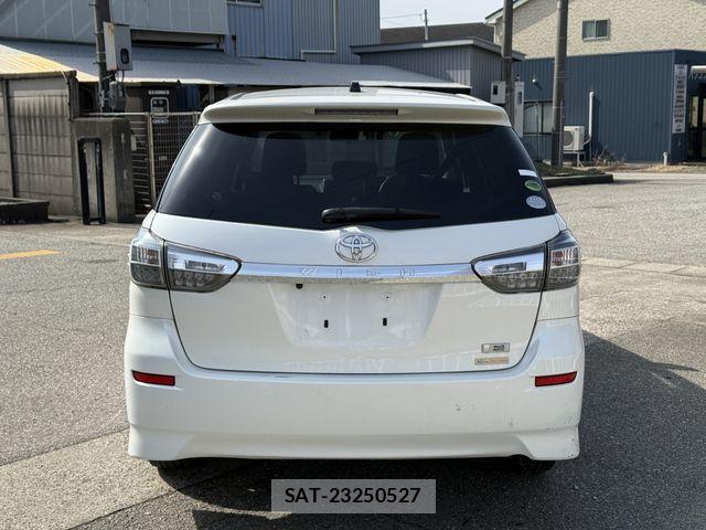 Toyota WISH 2013-04 6221346-3