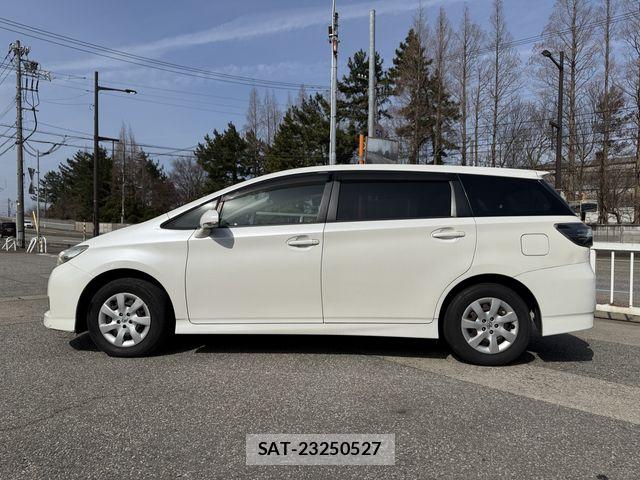Toyota WISH 2013-04 6221346-8