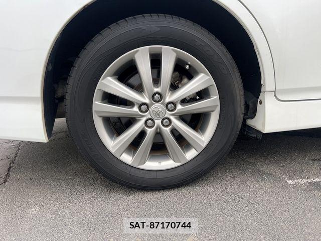 Toyota WISH 2011-12 6266457-23