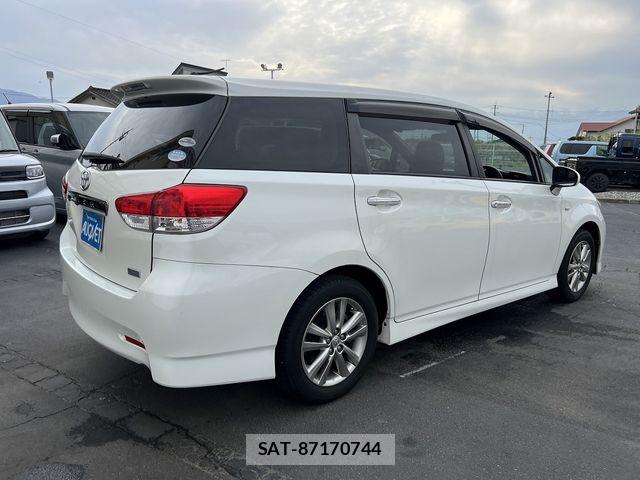 Toyota WISH 2011-12 6266457-3