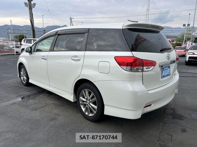 Toyota WISH 2011-12 6266457-5