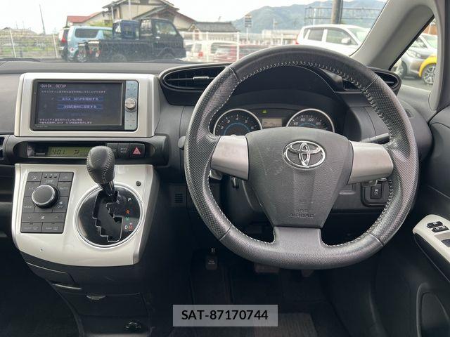 Toyota WISH 2011-12 6266457-7
