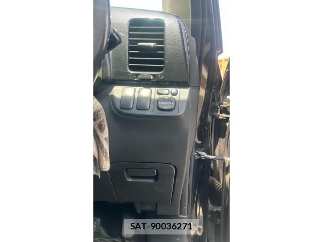 Toyota WISH 2007-06 6674223-17