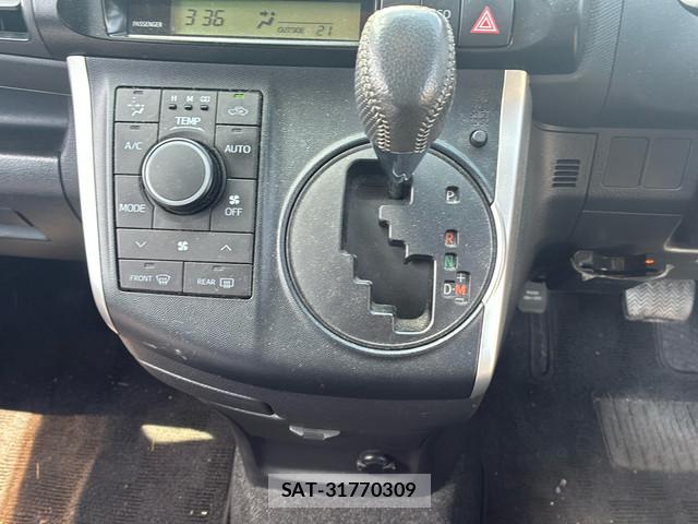 Toyota WISH 2011 7043693-9