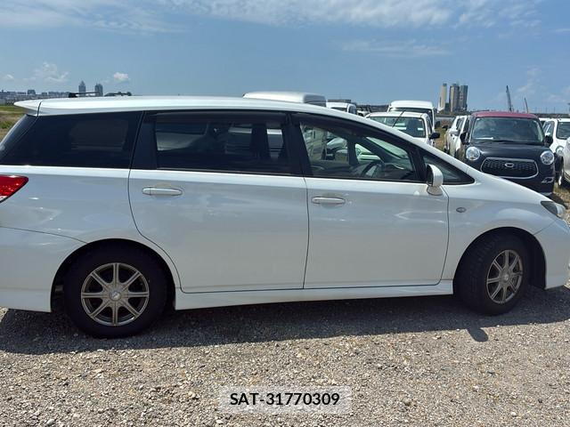 Toyota WISH 2011 7043693-1