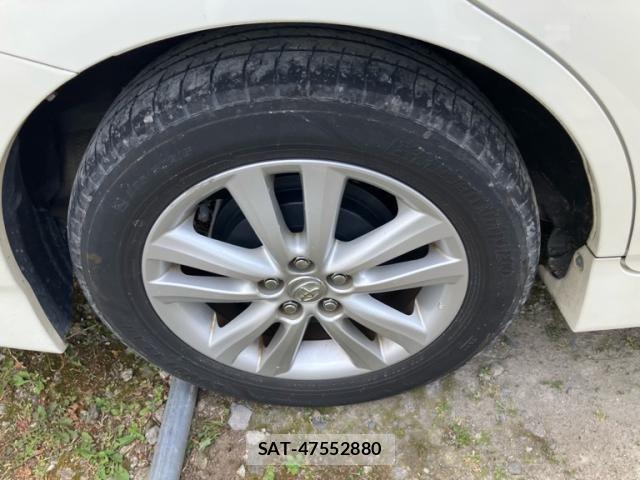 Toyota WISH 2017-04 7061473-6