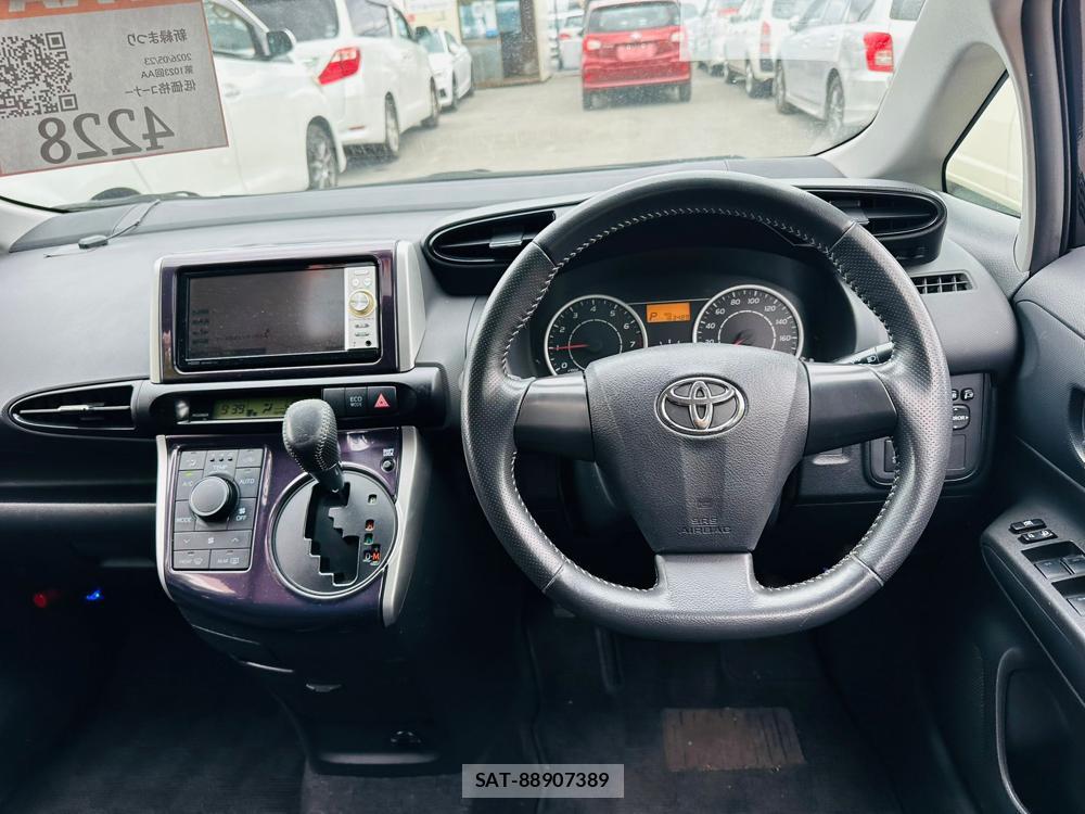 Toyota WISH 2011 7013712-13