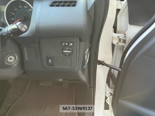 Toyota WISH 2009-11 7227455-15
