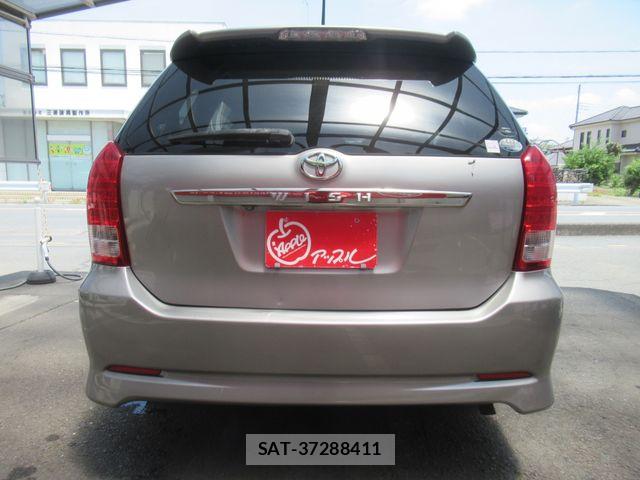 Toyota WISH 2006-04 7227448-15