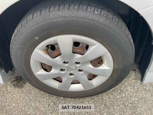 Toyota WISH 2013-08 7227461-9