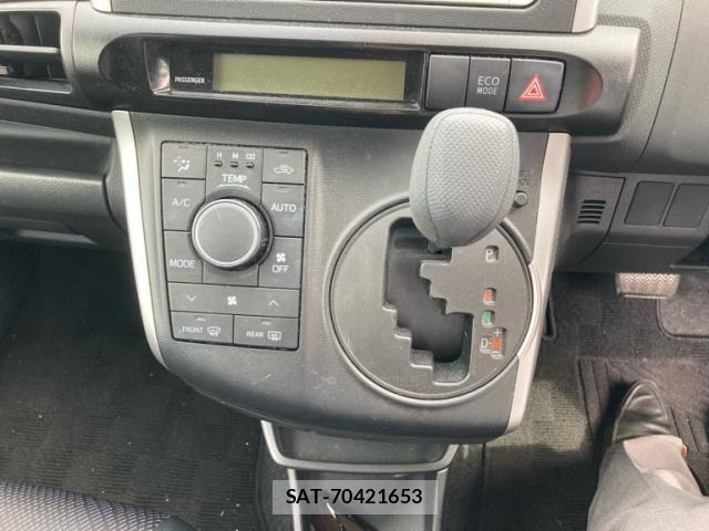 Toyota WISH 2013-08 7227461-16