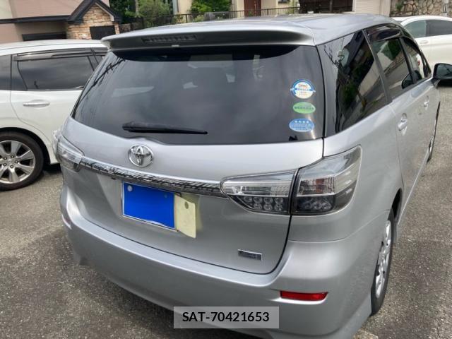 Toyota WISH 2013-08 7227461-3
