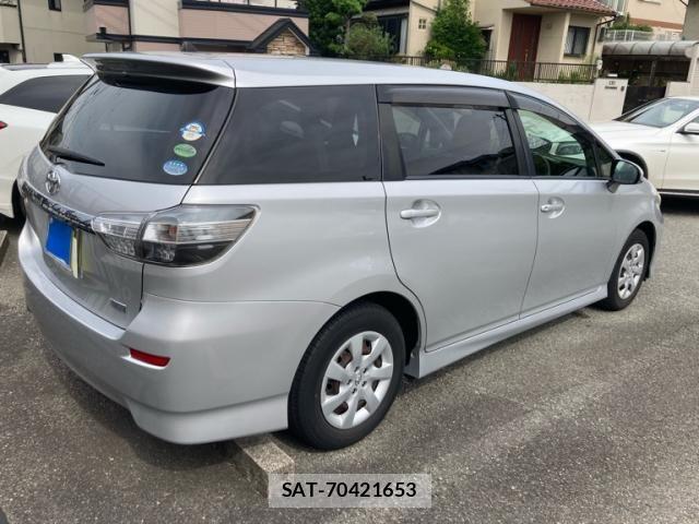 Toyota WISH 2013-08 7227461-4