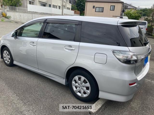 Toyota WISH 2013-08 7227461-5