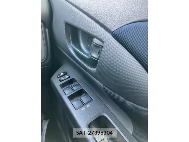 Toyota WISH 2013-03 7227459-17