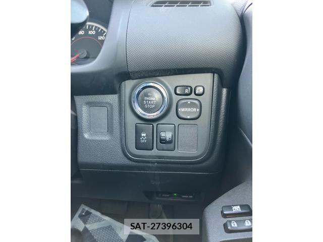 Toyota WISH 2013-03 7227459-18