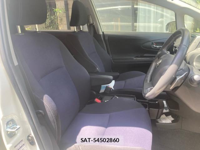Toyota WISH 2012-07 7227458-12