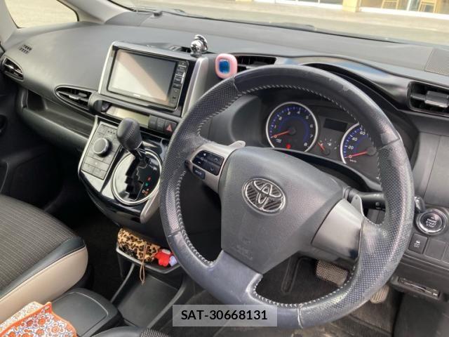 Toyota WISH 2013-11 7227462-12