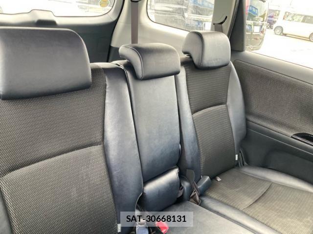Toyota WISH 2013-11 7227462-15