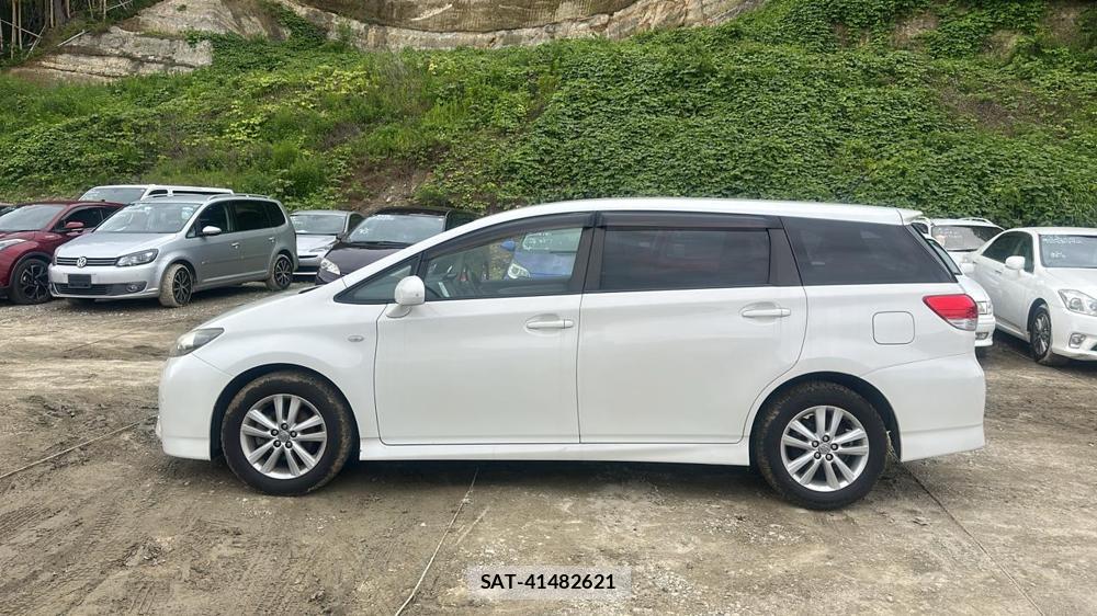 Toyota WISH 2009 6848846-1