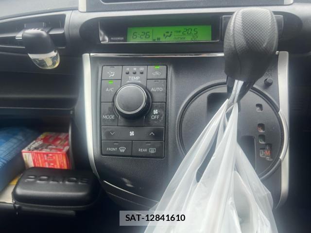 Toyota WISH 2010-05 7273311-18