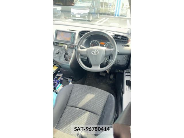 Toyota WISH 2010-09 7331375-12
