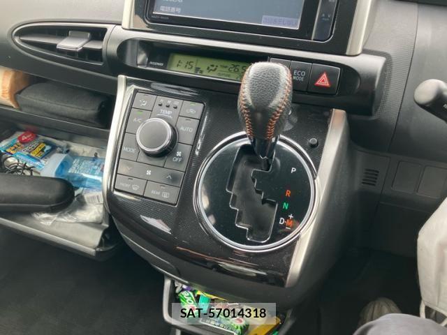Toyota WISH 2012-08 7331377-17