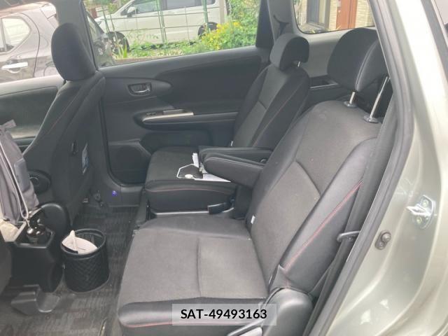 Toyota WISH 2009-11 7331376-11