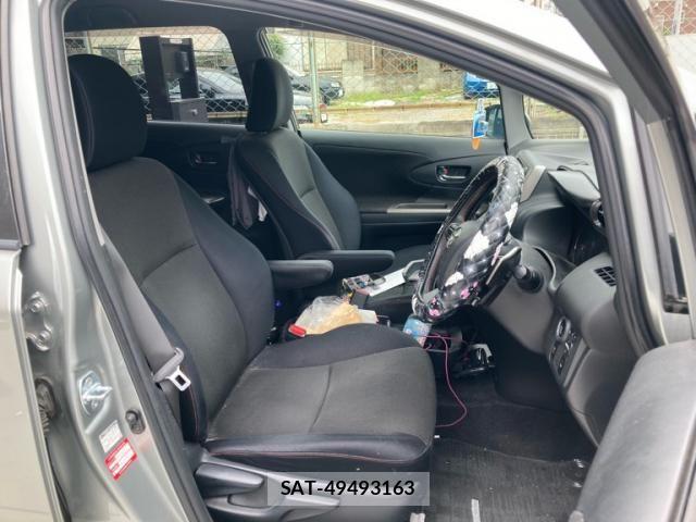Toyota WISH 2009-11 7331376-16